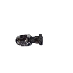 HUB BOLT
